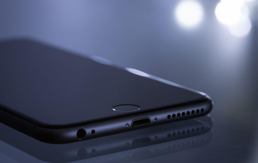 Jak wymienić wyświetlacz w telefonie iPhone?